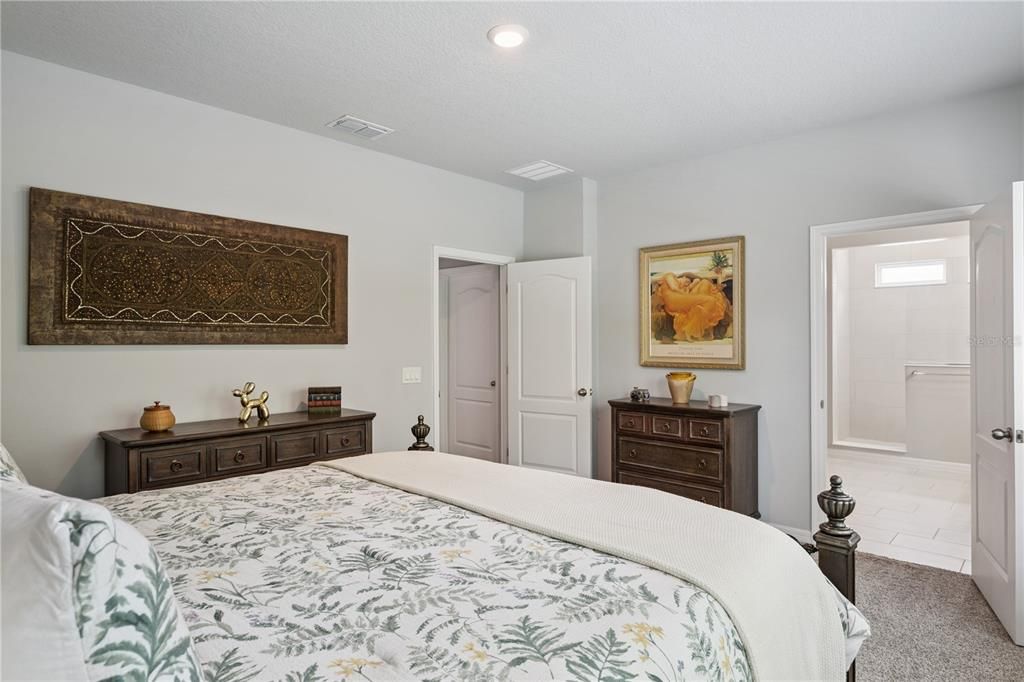 For Sale: $499,000 (5 beds, 3 baths, 2349 Square Feet)