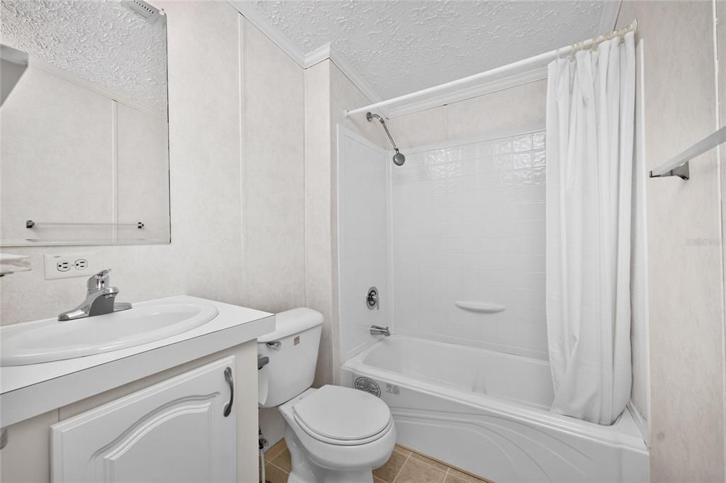На продажу: $94,500 (2 спален, 2 ванн, 960 Квадратных фут)