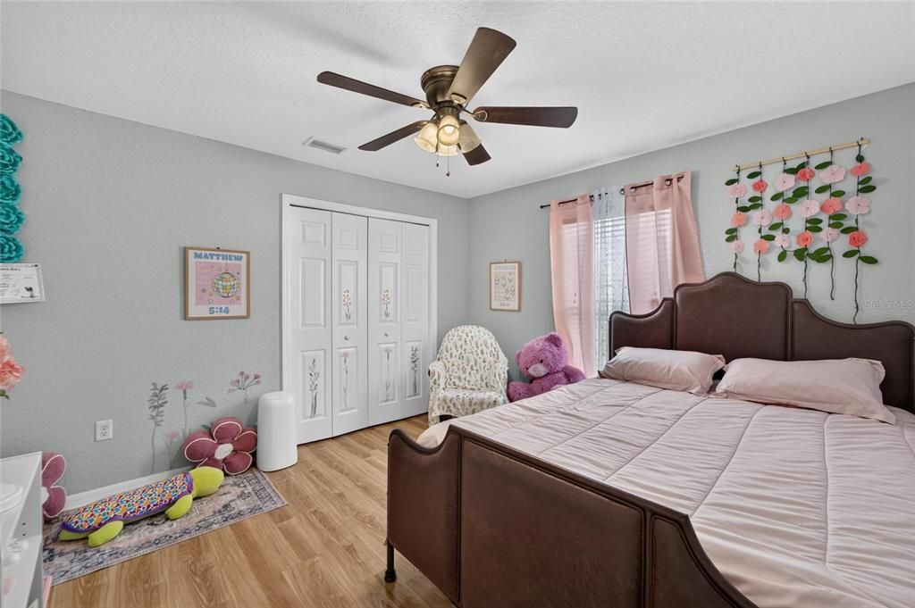 For Sale: $405,000 (4 beds, 2 baths, 1624 Square Feet)