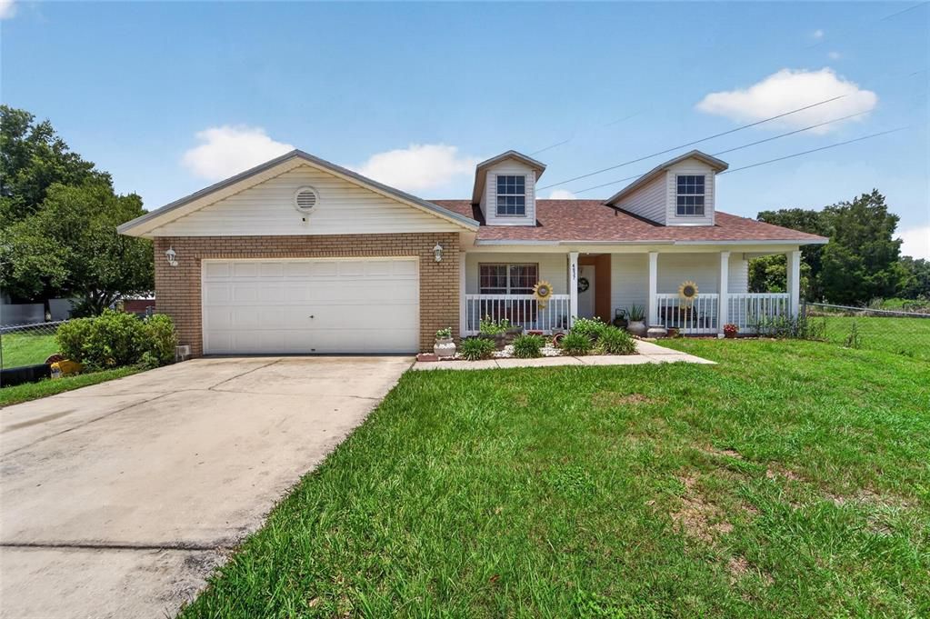 For Sale: $405,000 (4 beds, 2 baths, 1624 Square Feet)