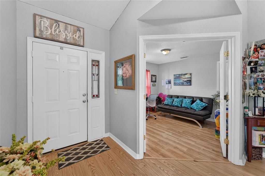 For Sale: $405,000 (4 beds, 2 baths, 1624 Square Feet)