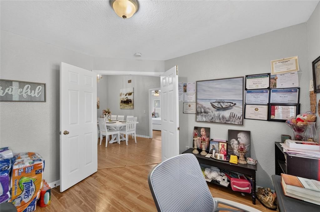 For Sale: $405,000 (4 beds, 2 baths, 1624 Square Feet)