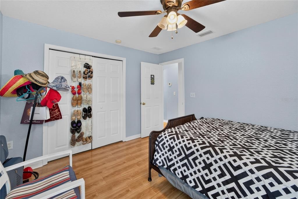 For Sale: $405,000 (4 beds, 2 baths, 1624 Square Feet)