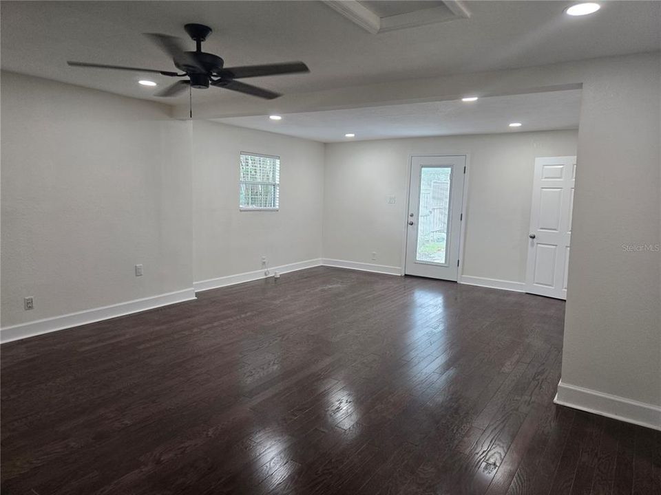 For Sale: $639,000 (3 beds, 3 baths, 1987 Square Feet)