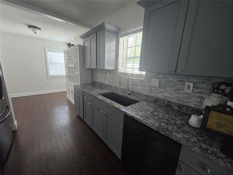 For Sale: $639,000 (3 beds, 3 baths, 1987 Square Feet)