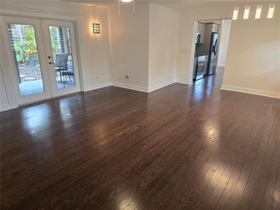 For Sale: $639,000 (3 beds, 3 baths, 1987 Square Feet)