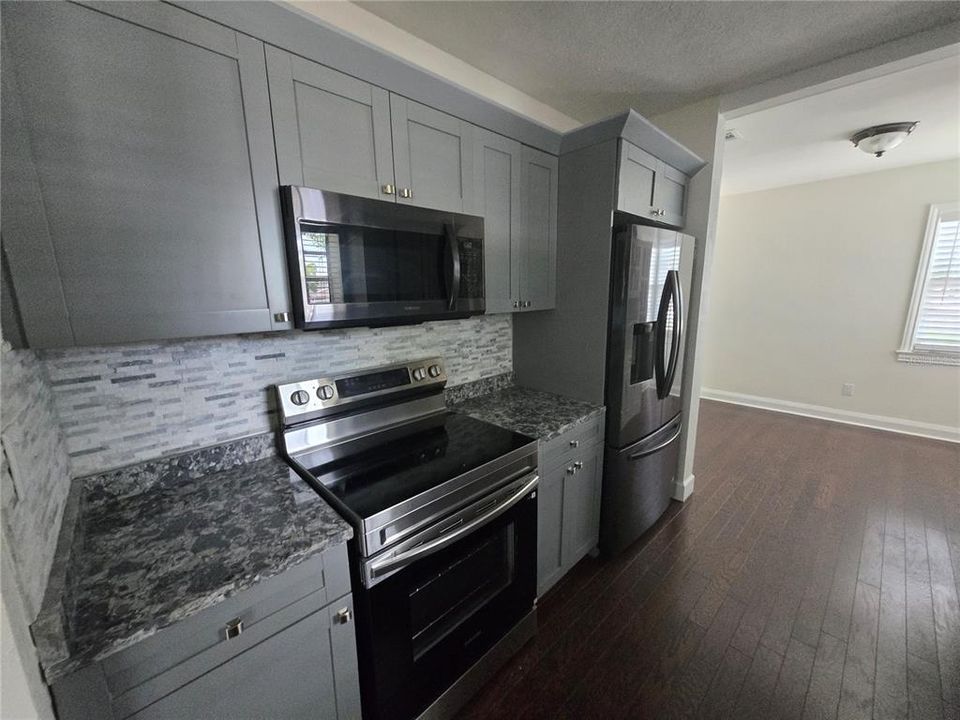 For Sale: $639,000 (3 beds, 3 baths, 1987 Square Feet)