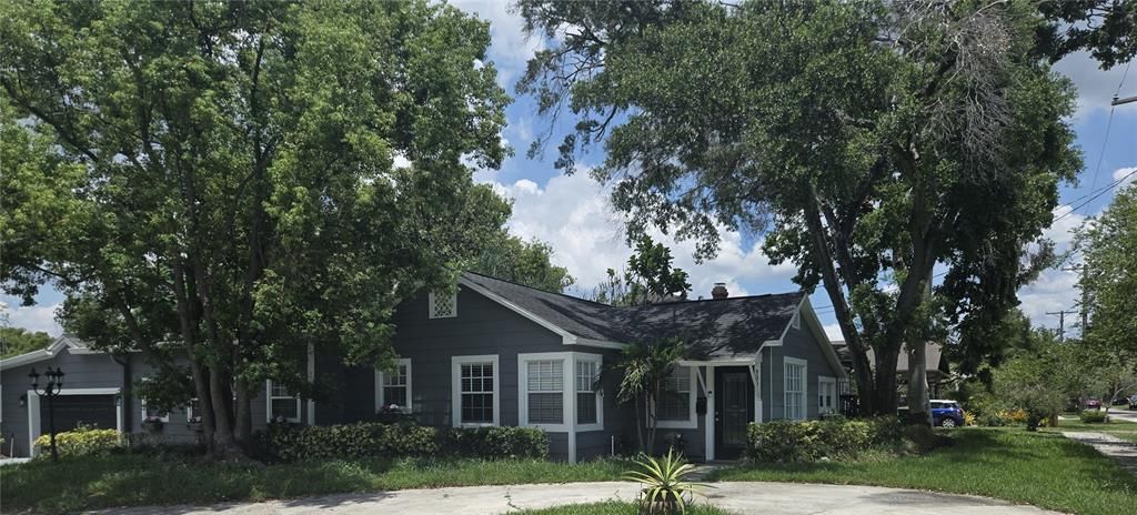 For Sale: $639,000 (3 beds, 3 baths, 1987 Square Feet)