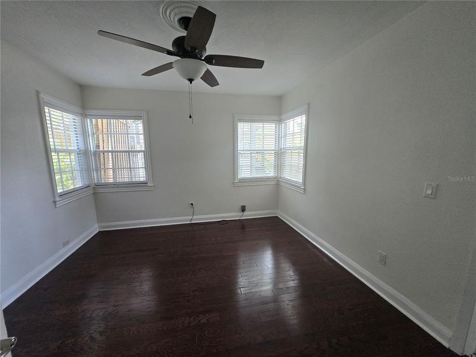 For Sale: $639,000 (3 beds, 3 baths, 1987 Square Feet)