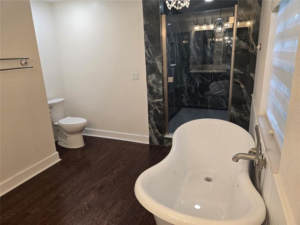 For Sale: $639,000 (3 beds, 3 baths, 1987 Square Feet)