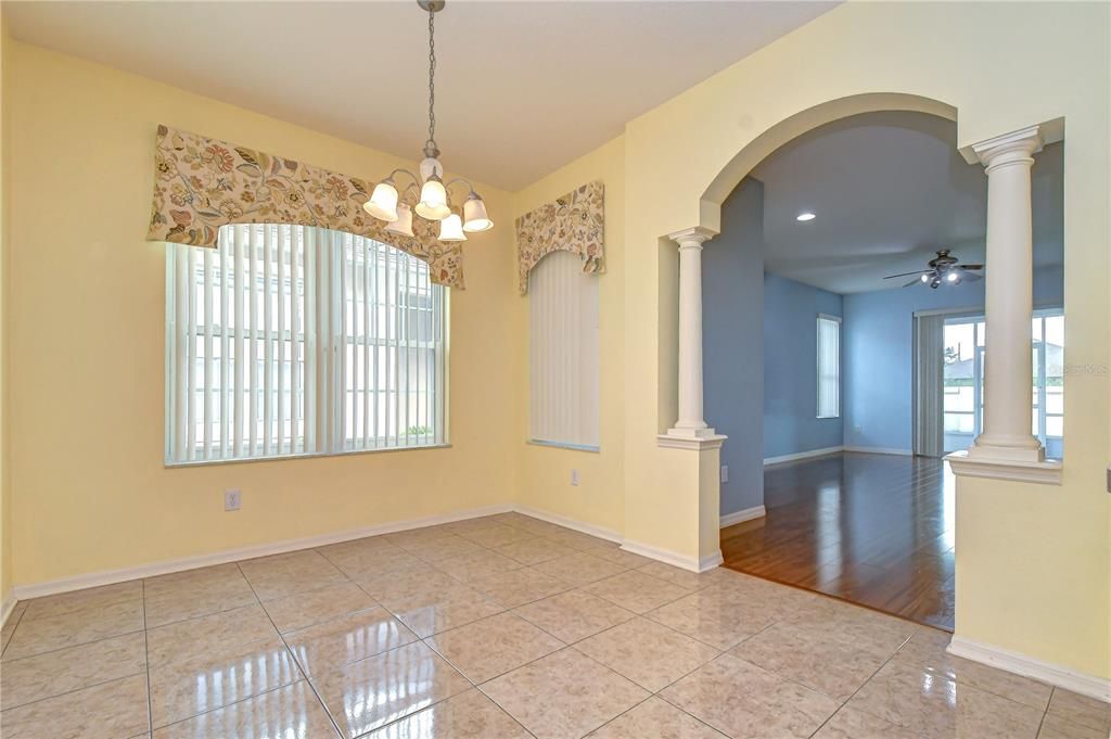 For Sale: $279,000 (3 beds, 2 baths, 1551 Square Feet)