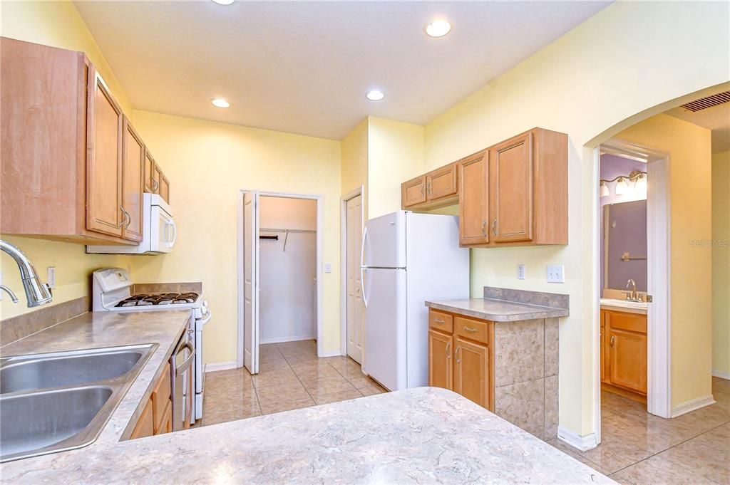 For Sale: $279,000 (3 beds, 2 baths, 1551 Square Feet)