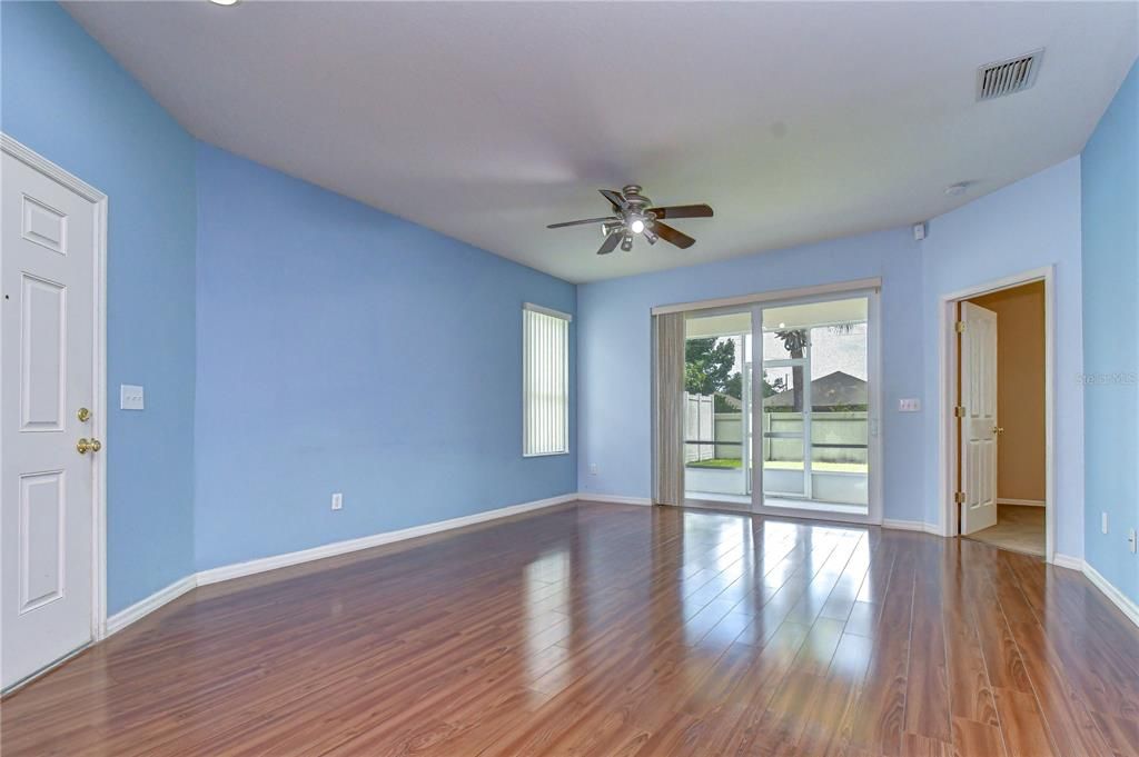 For Sale: $279,000 (3 beds, 2 baths, 1551 Square Feet)