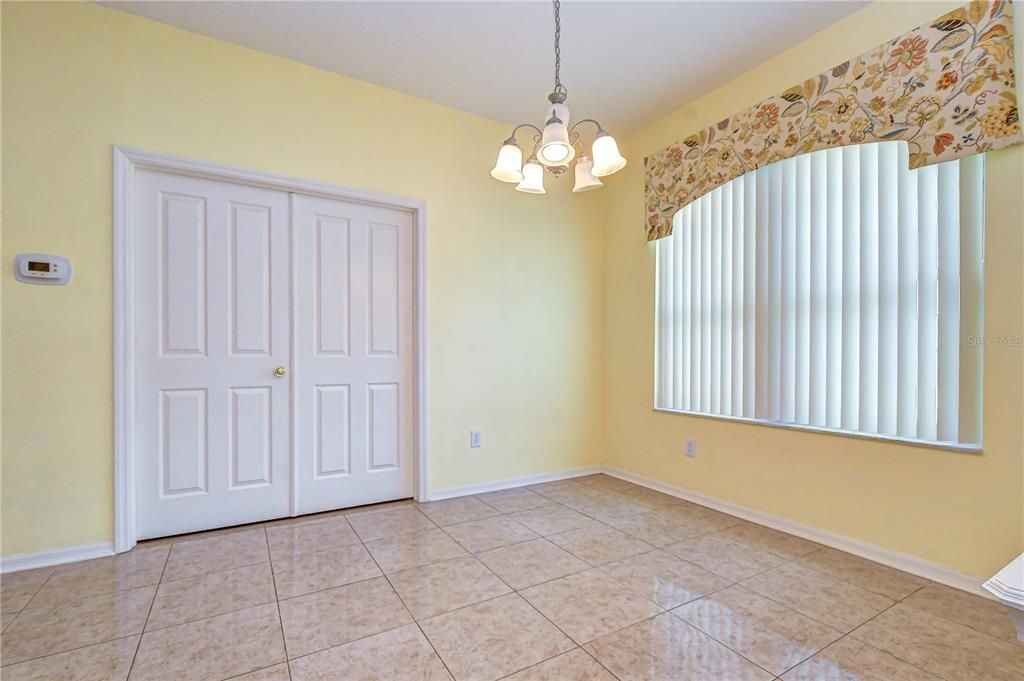 For Sale: $279,000 (3 beds, 2 baths, 1551 Square Feet)