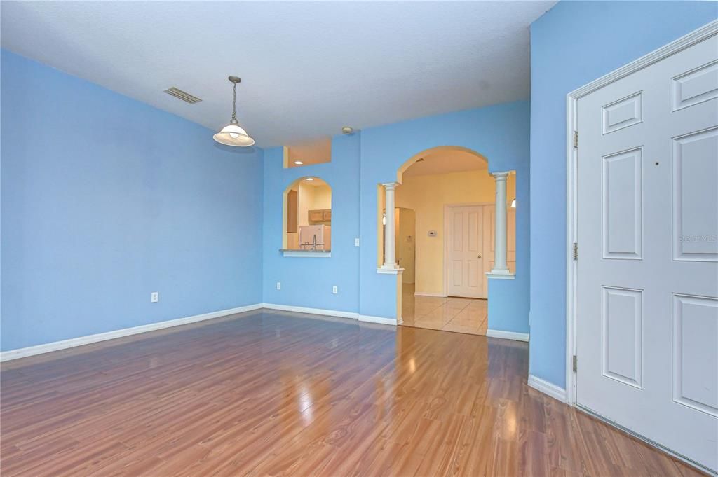 For Sale: $279,000 (3 beds, 2 baths, 1551 Square Feet)