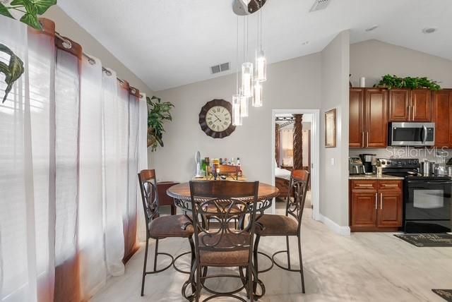 For Sale: $315,000 (4 beds, 2 baths, 1809 Square Feet)