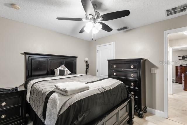 For Sale: $315,000 (4 beds, 2 baths, 1809 Square Feet)