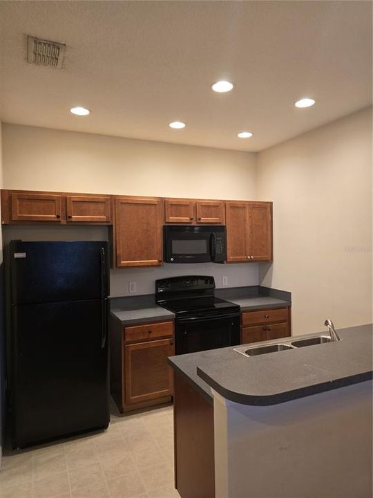 For Rent: $1,350 (2 beds, 2 baths, 1056 Square Feet)