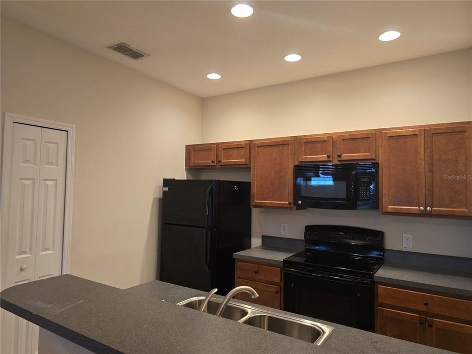 For Rent: $1,350 (2 beds, 2 baths, 1056 Square Feet)