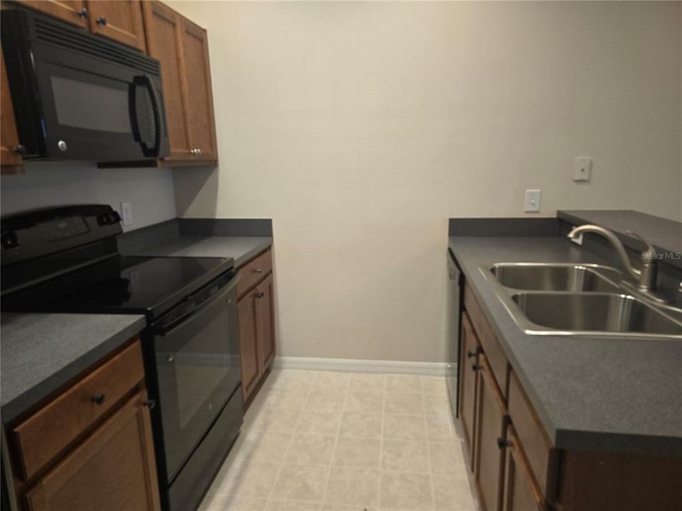 For Rent: $1,350 (2 beds, 2 baths, 1056 Square Feet)