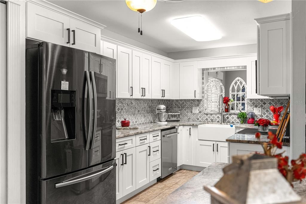 На продажу: $199,900 (2 спален, 2 ванн, 1761 Квадратных фут)