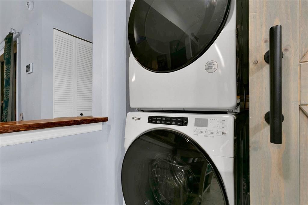 For Sale: $286,500 (2 beds, 2 baths, 1406 Square Feet)