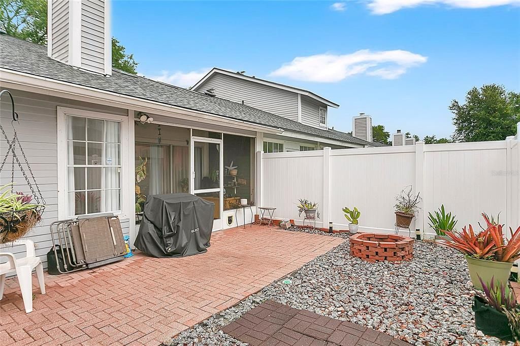 For Sale: $286,500 (2 beds, 2 baths, 1406 Square Feet)