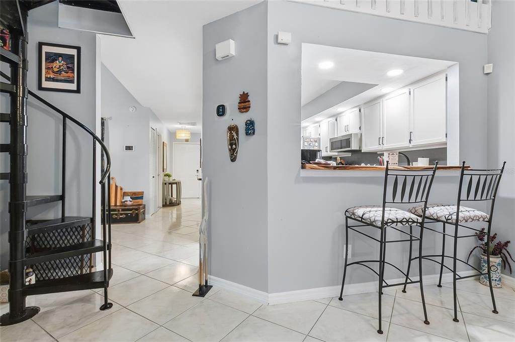 For Sale: $286,500 (2 beds, 2 baths, 1406 Square Feet)