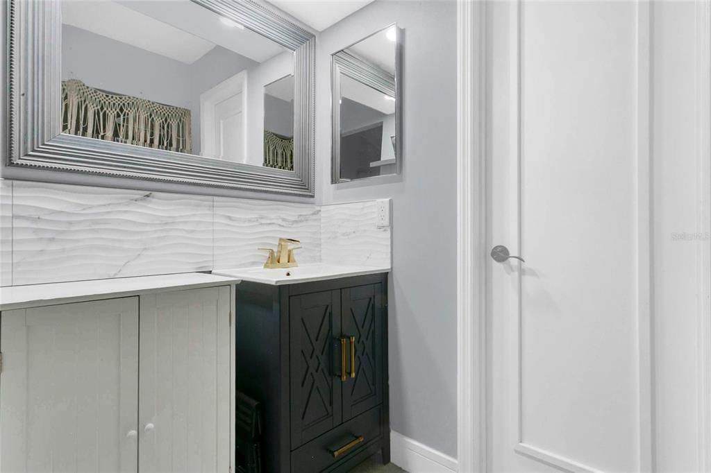 For Sale: $286,500 (2 beds, 2 baths, 1406 Square Feet)