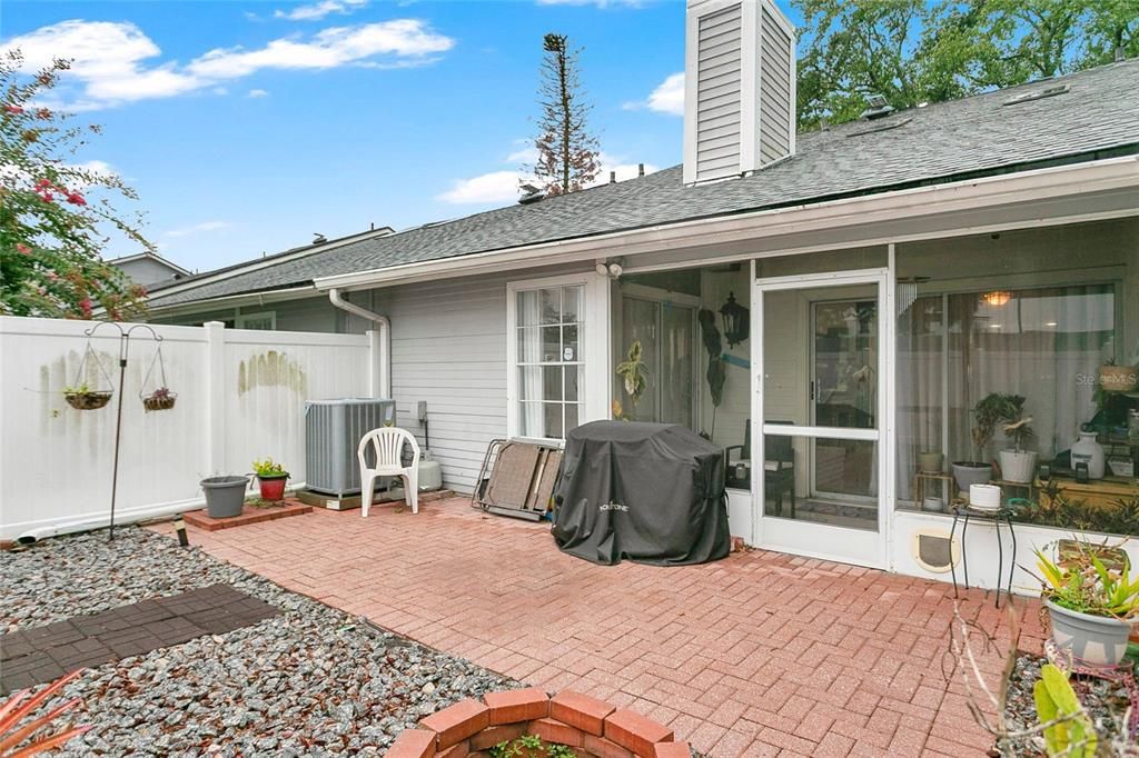 For Sale: $286,500 (2 beds, 2 baths, 1406 Square Feet)