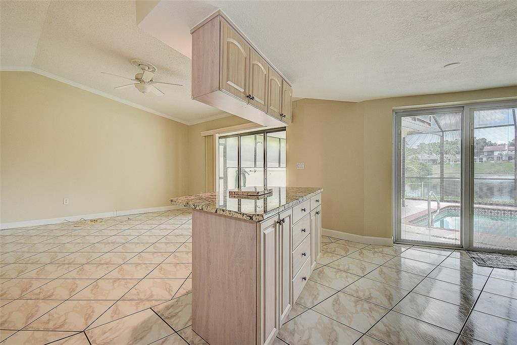 На продажу: $669,999 (4 спален, 3 ванн, 2412 Квадратных фут)