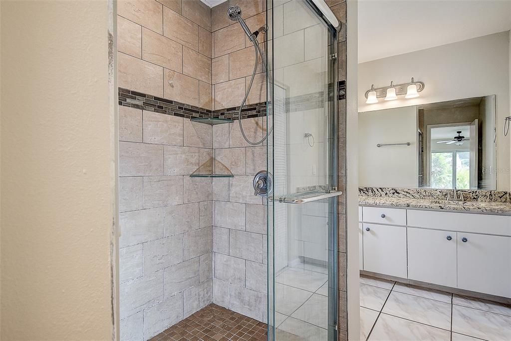 На продажу: $669,999 (4 спален, 3 ванн, 2412 Квадратных фут)
