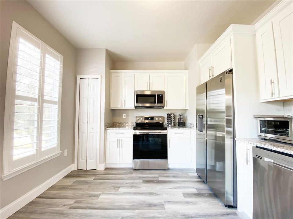 For Rent: $2,050 (3 beds, 2 baths, 1455 Square Feet)