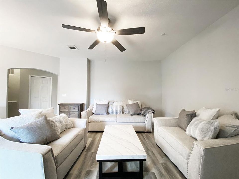 For Rent: $2,050 (3 beds, 2 baths, 1455 Square Feet)