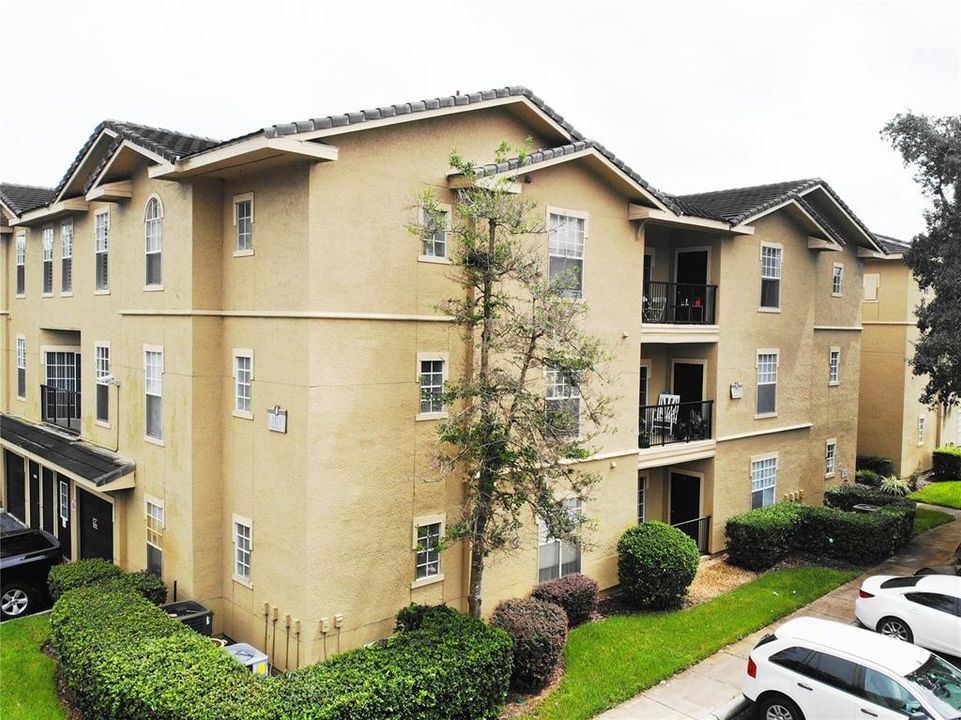 For Rent: $2,050 (3 beds, 2 baths, 1455 Square Feet)