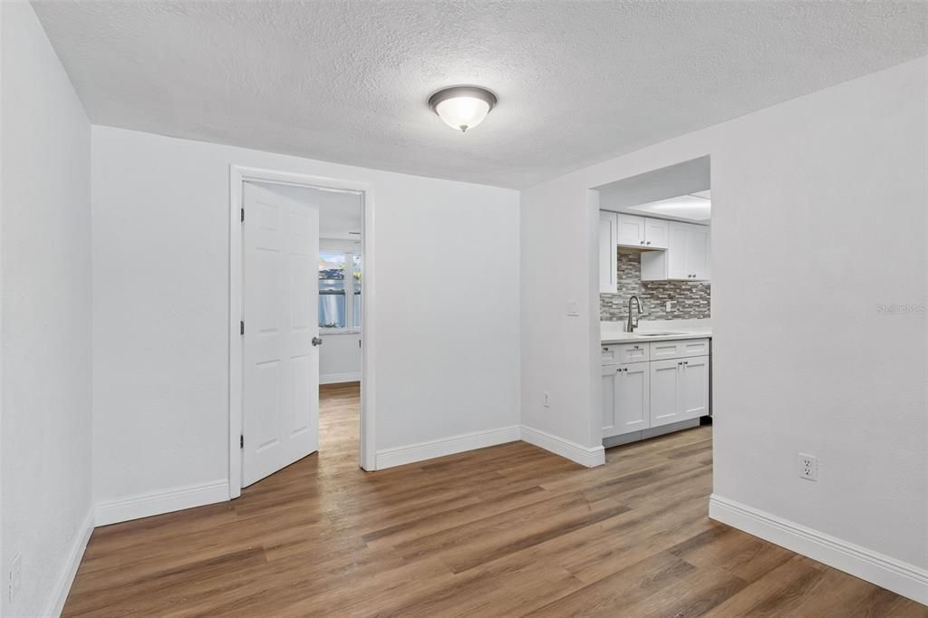 На продажу: $315,000 (3 спален, 2 ванн, 1362 Квадратных фут)