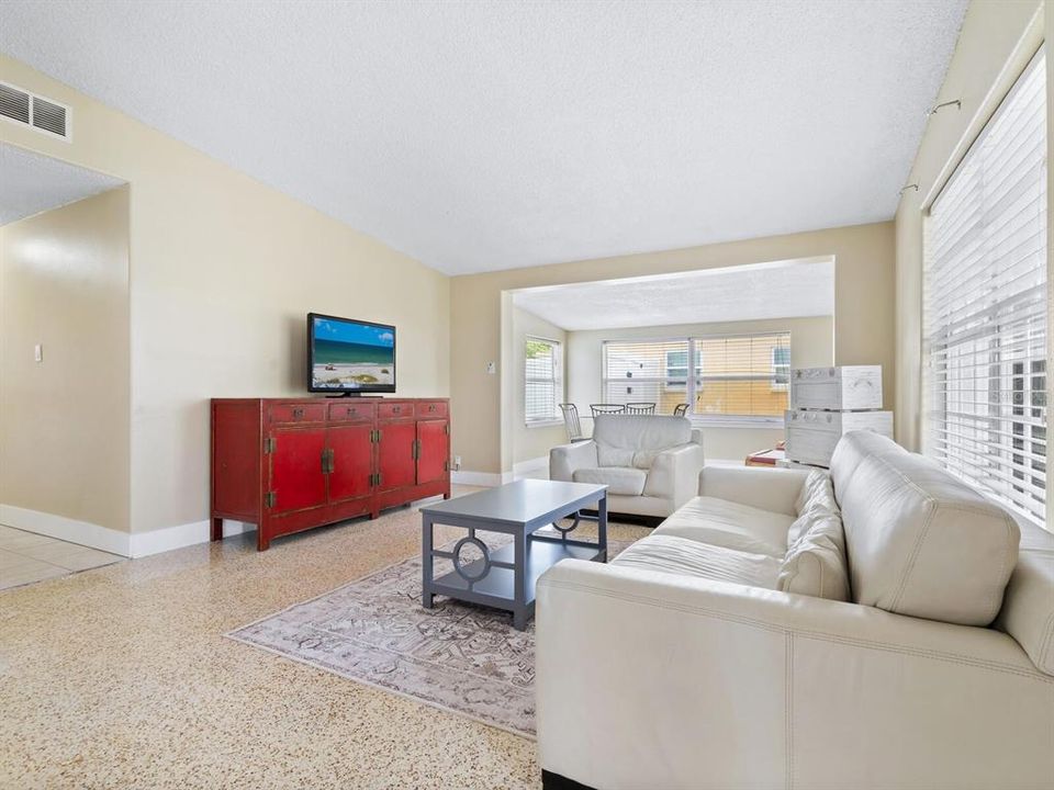 For Rent: $3,700 (3 beds, 2 baths, 1830 Square Feet)