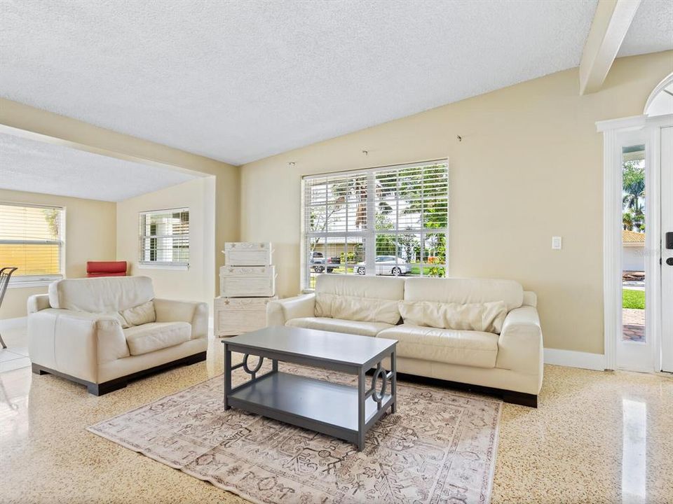 For Rent: $3,700 (3 beds, 2 baths, 1830 Square Feet)