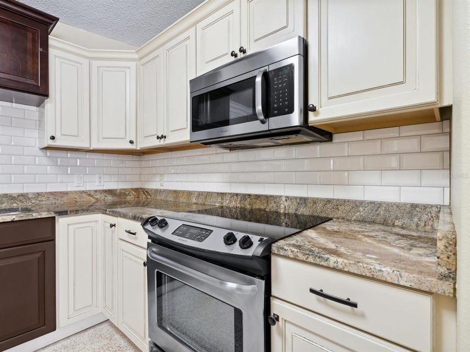 For Rent: $3,700 (3 beds, 2 baths, 1830 Square Feet)
