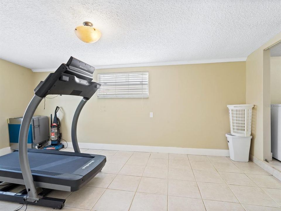 For Rent: $3,700 (3 beds, 2 baths, 1830 Square Feet)