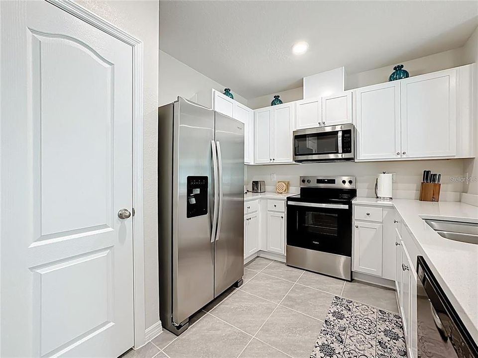 For Rent: $2,200 (3 beds, 2 baths, 2613 Square Feet)