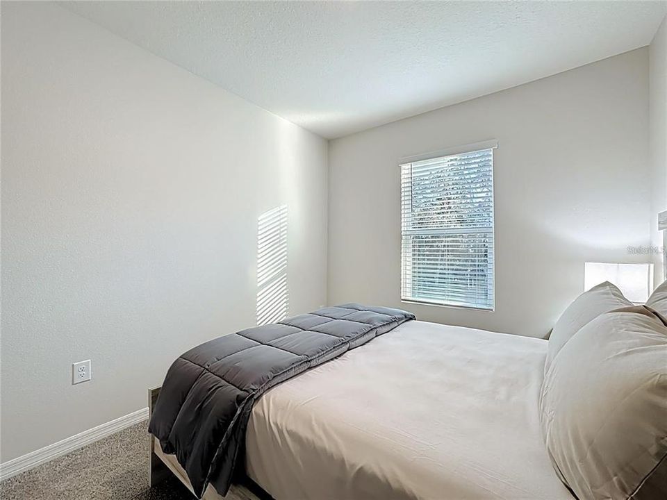 For Rent: $2,200 (3 beds, 2 baths, 2613 Square Feet)