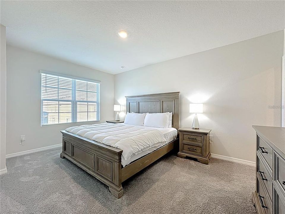For Rent: $2,200 (3 beds, 2 baths, 2613 Square Feet)