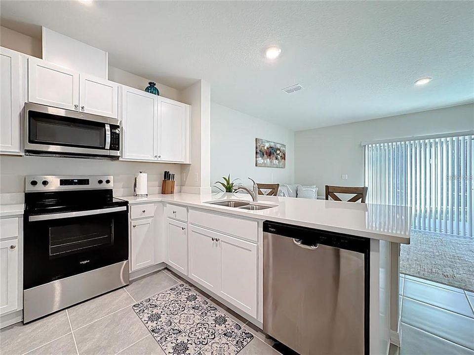 For Rent: $2,200 (3 beds, 2 baths, 2613 Square Feet)