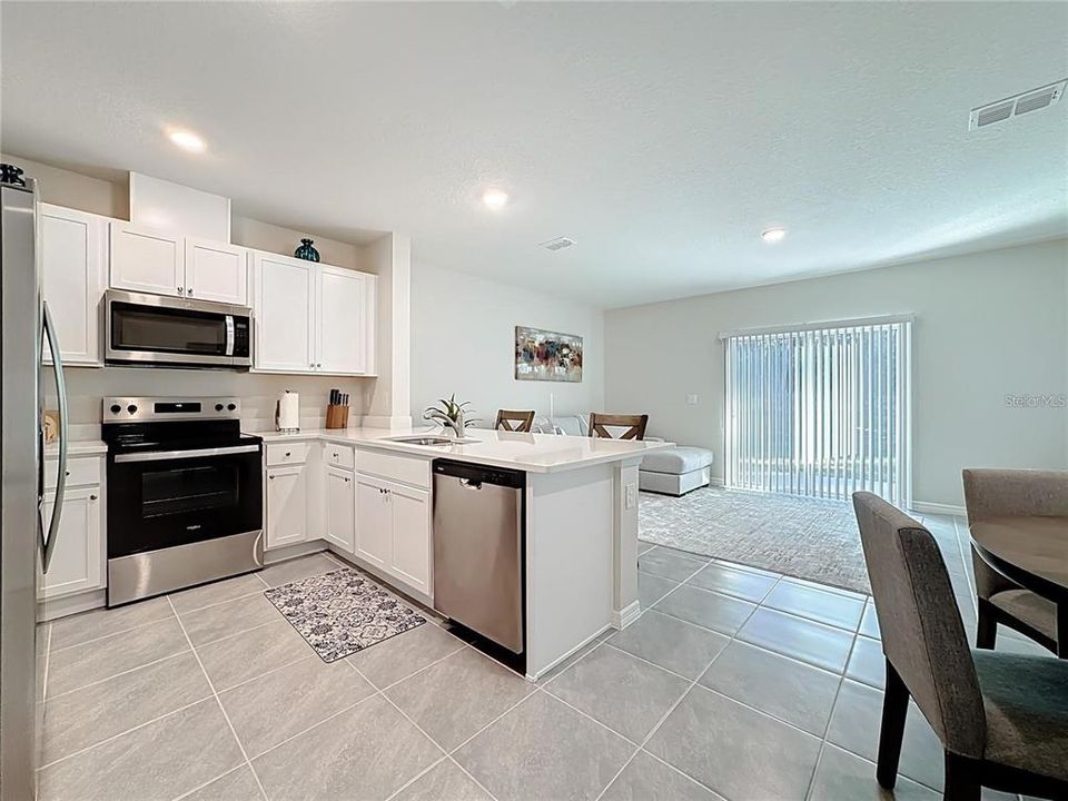 For Rent: $2,200 (3 beds, 2 baths, 2613 Square Feet)