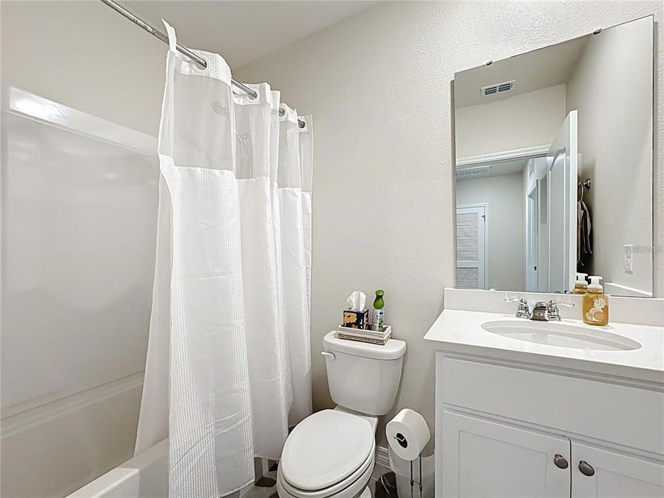 For Rent: $2,200 (3 beds, 2 baths, 2613 Square Feet)