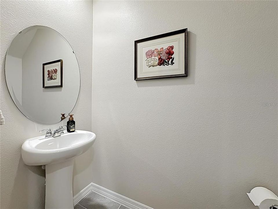For Rent: $2,200 (3 beds, 2 baths, 2613 Square Feet)