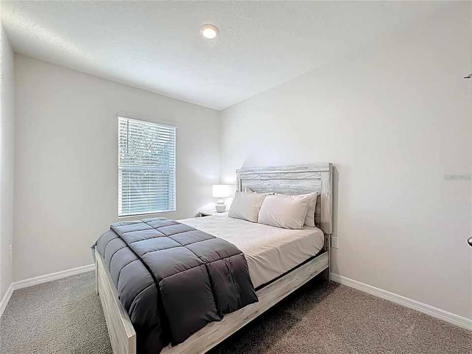 For Rent: $2,200 (3 beds, 2 baths, 2613 Square Feet)