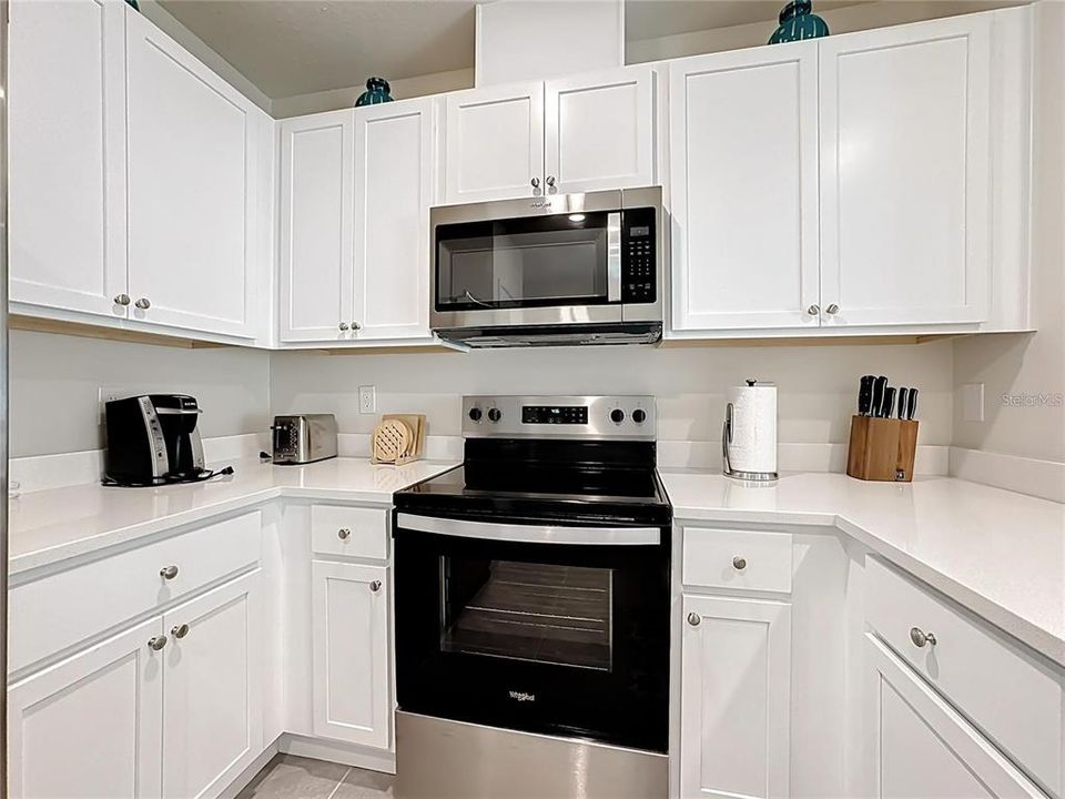 For Rent: $2,200 (3 beds, 2 baths, 2613 Square Feet)