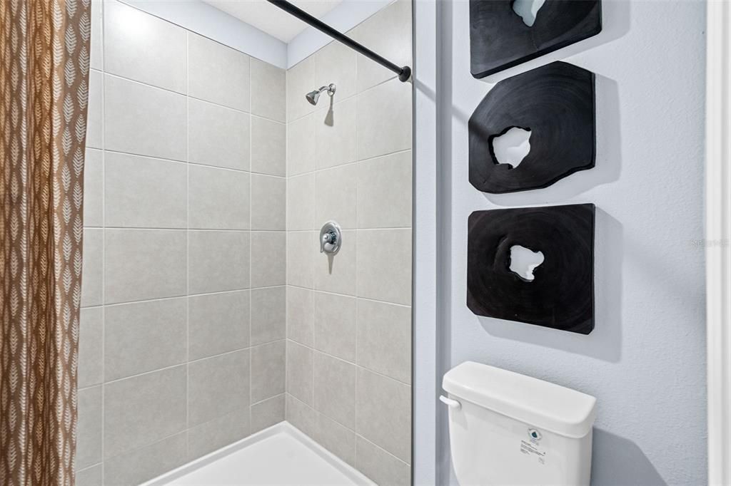 En Venta: $398,999 (3 camas, 2 baños, 1665 Pies cuadrados)